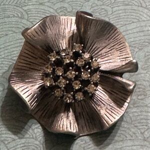 PREMIER DESIGNS FLOWER PENDANT BROOCH